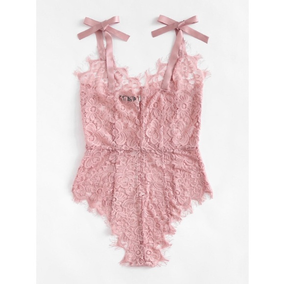 Only 1 left ! Pretty little thing pink lace bodysuit - Picture 2 of 5